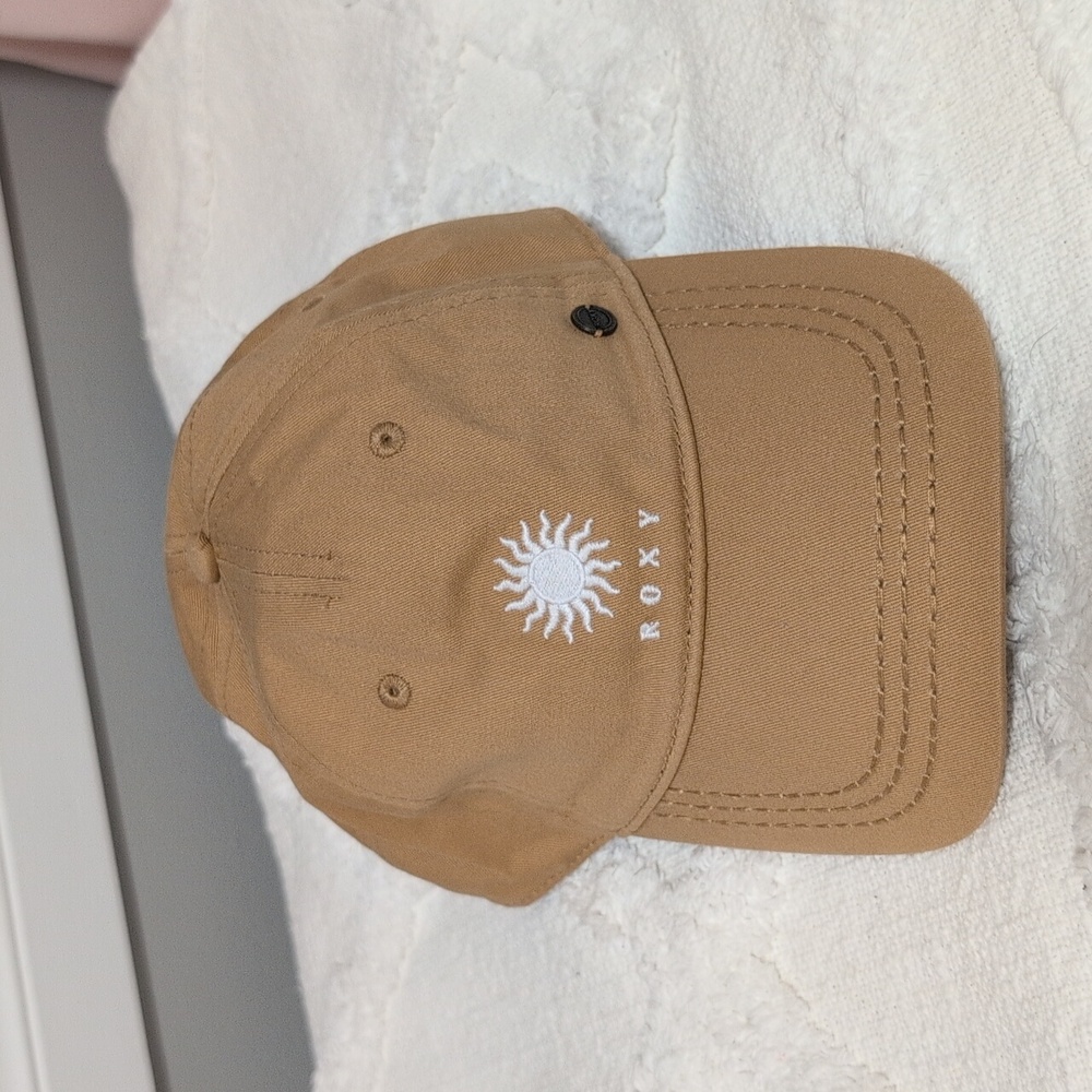 Roxy cap